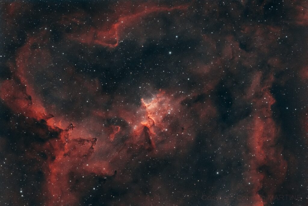 Détail de la Nébuleuse du Coeur Une astrophotographie de nébuleuse sur un fond de ciel étoilé