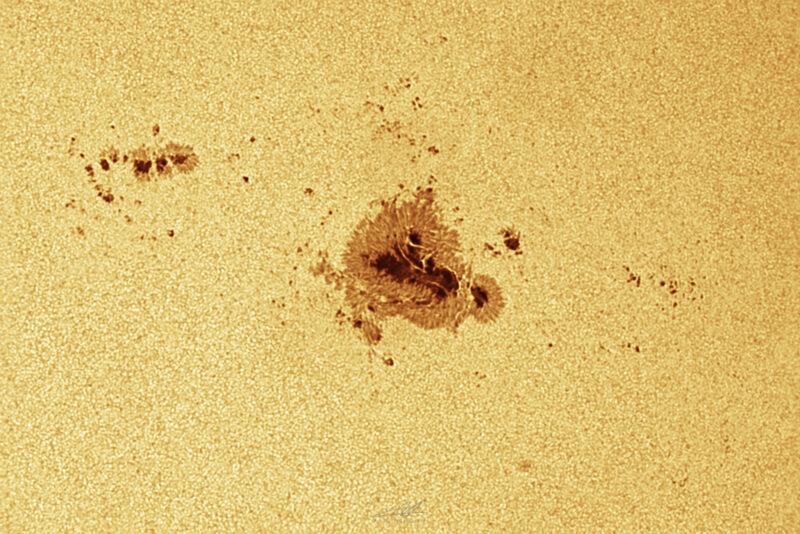 Tache solaire sur la photosphère Tache solaire sur la photosphère