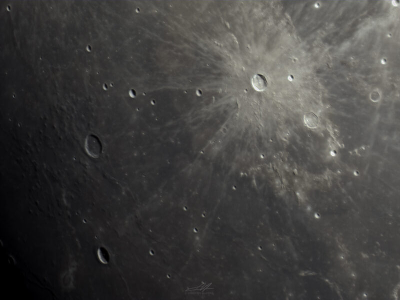 Le cratere lunaire Kepler Zone de la lune montrant différents cratères, notamment Kepler